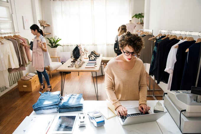 4-vantagens-do-marketing-digital-para-confecções-de-roupas