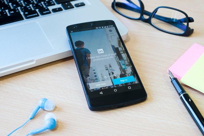 Linkedin Stories: a plataforma também vai aderir ao recurso